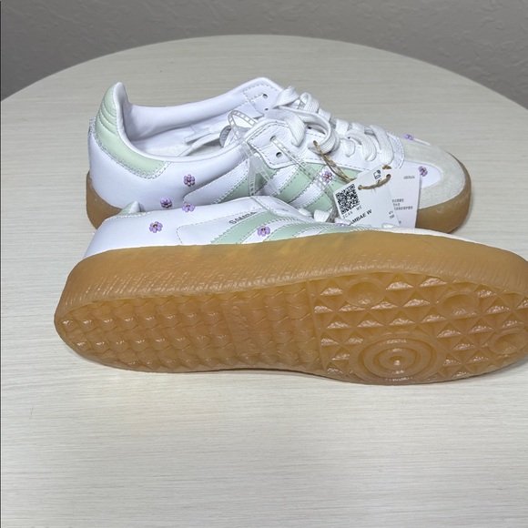 Adidas Sambae "Cloud White/Linen Green /Gum" (JS3954) Women’s Sneakers NWT Size6 - Picture 8 of 11